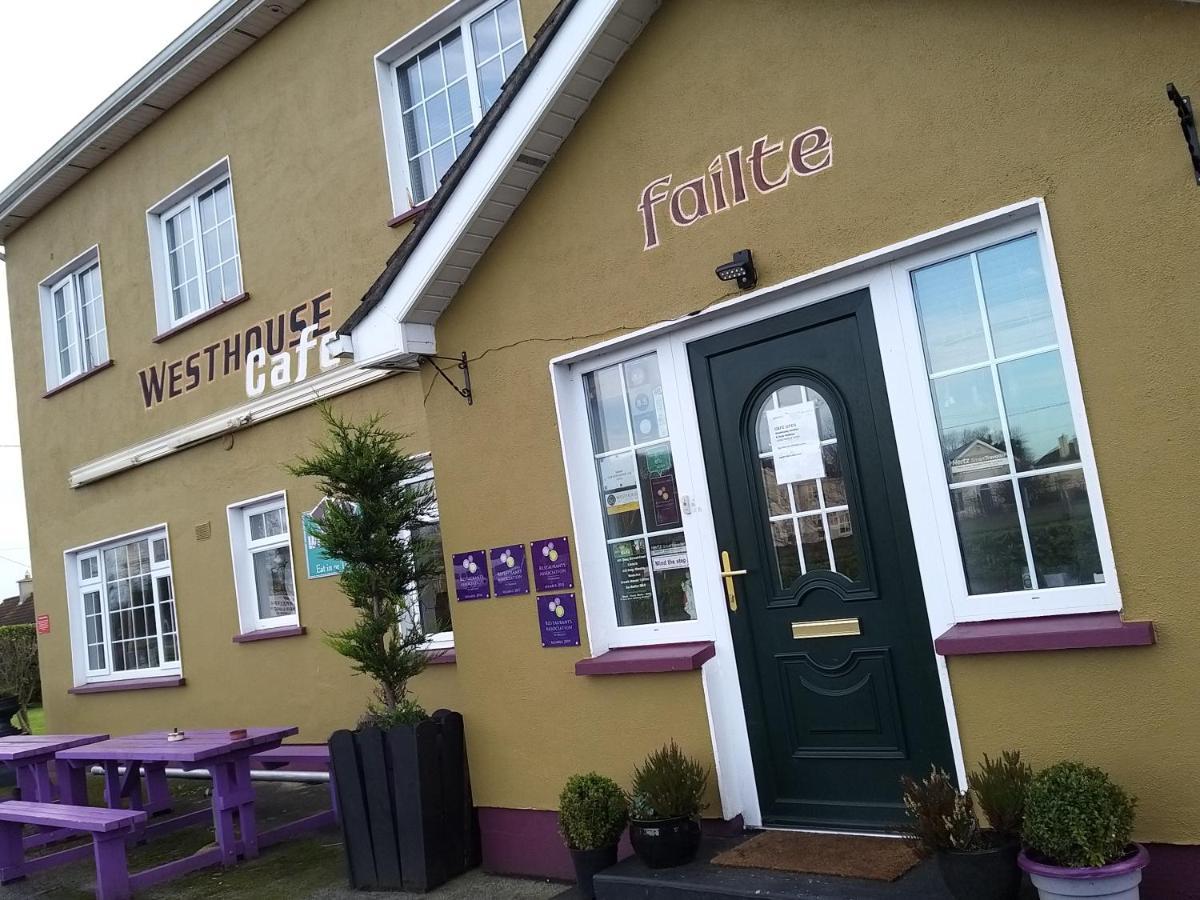 ロングフォード Westhouse Cafe N39 E0A6 Bed & Breakfast エクステリア 写真